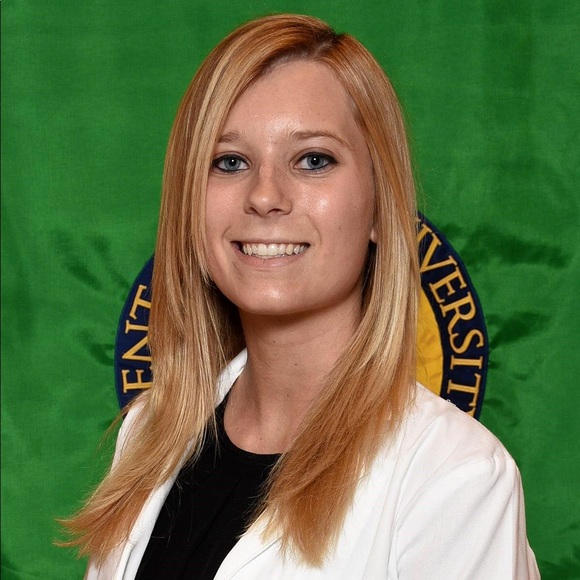 Meet your Posher, Alyssa - Picture 1 of 1